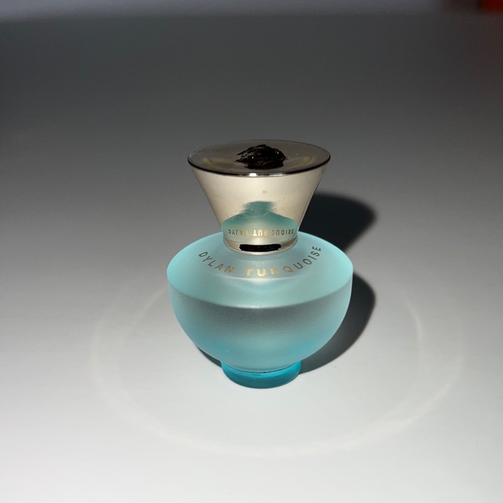 ✨Versace Dylan- 0.17oz/5ml without box new - Picture 5 of 6